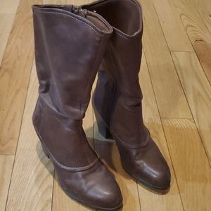 Baretraps sz 7 brown zip up boots